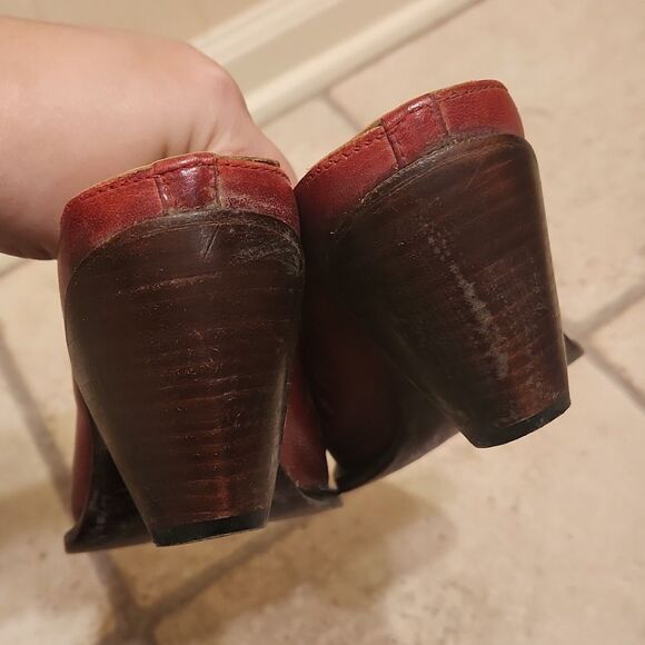 Charlie 1 Horse Red Embroidered Leather Heeled Mules Made in Brazil Size 7.5 - Picture 6 of 13